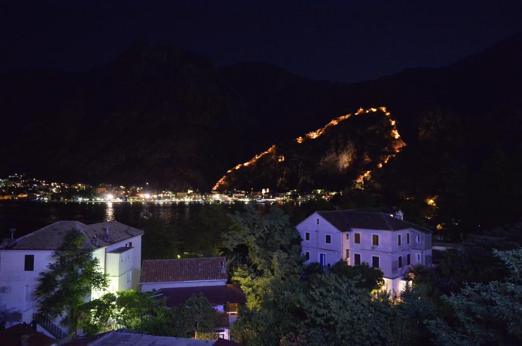Posto Capitano C Group Appartement Kotor Buitenkant foto